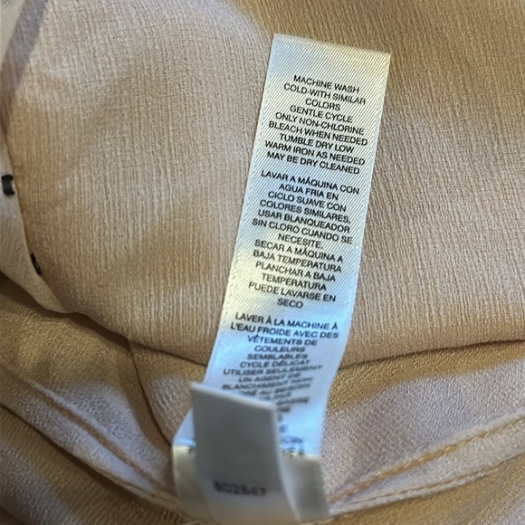 Chico’s Light Pink Black Dot Ruffle Front Blouse Top 0 NWT - Picture 10 of 10